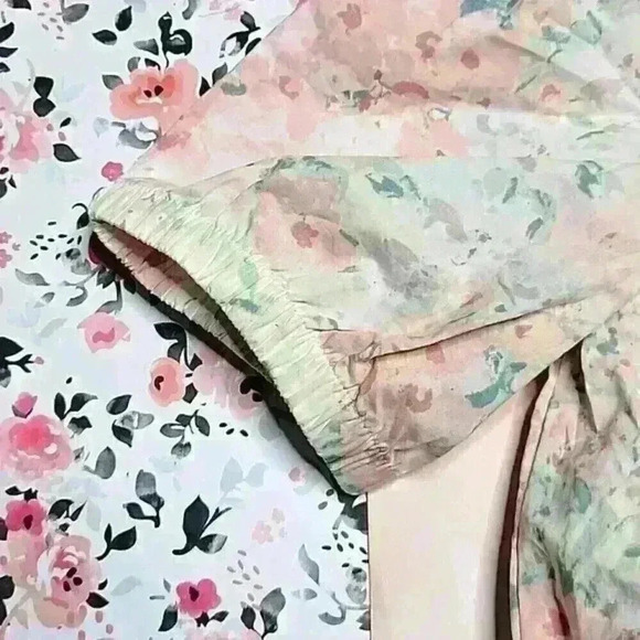 H&M Cropped Floral Top - Picture 3 of 4